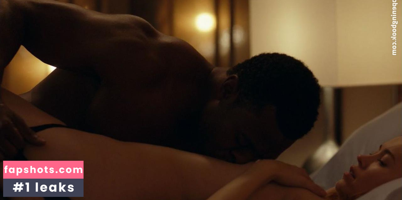 Elyse Levesque gallery photo #14