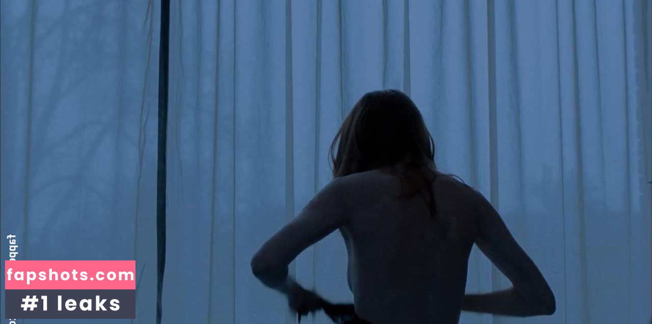 Elyse Levesque gallery photo #16