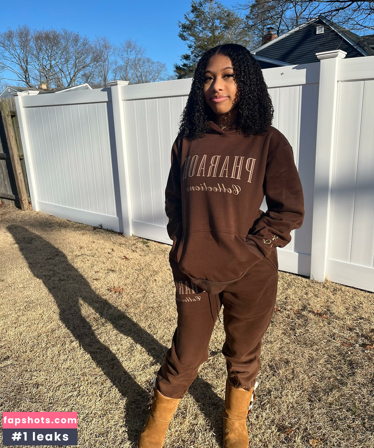 Elyse Rey nude babe gallery