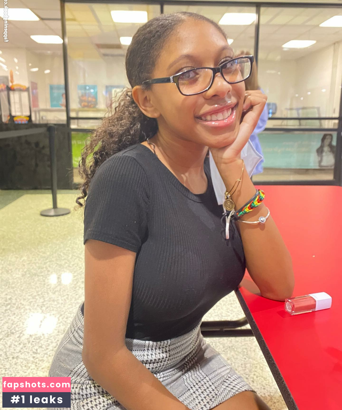 Elyse Rey gallery photo #19