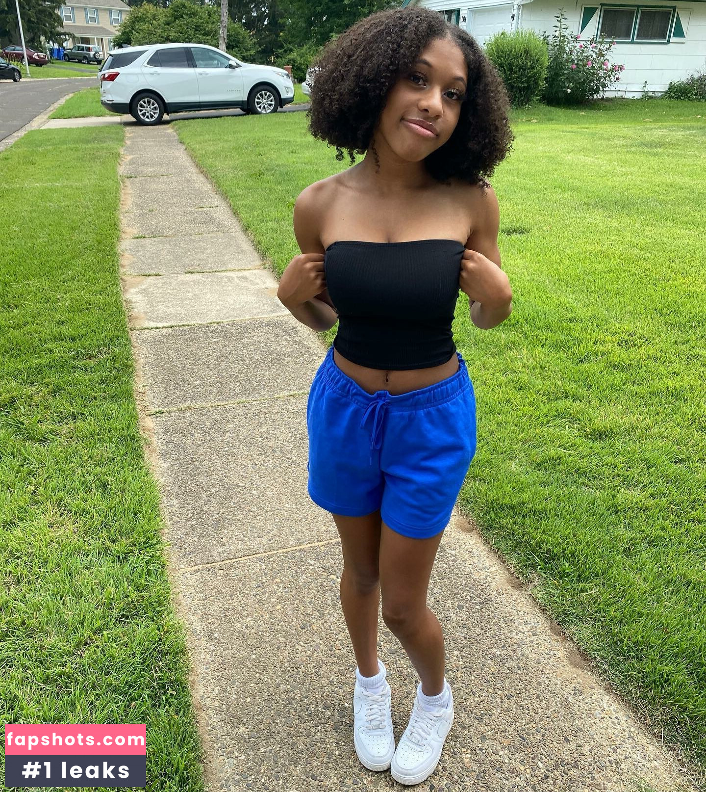 Elyse Rey gallery photo #7