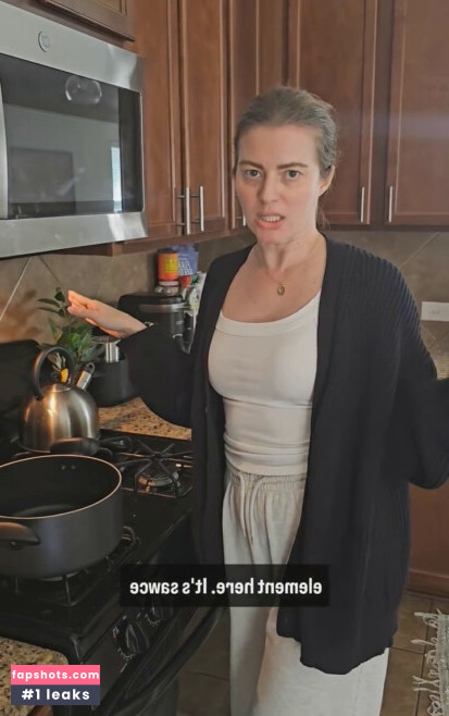 Elyse Willems gallery photo #16