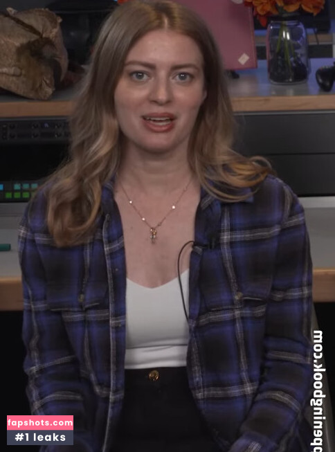 Elyse Willems gallery photo #19