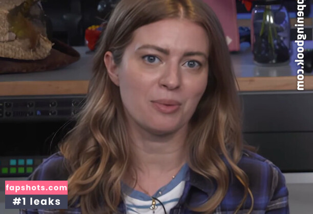 Elyse Willems gallery photo #23