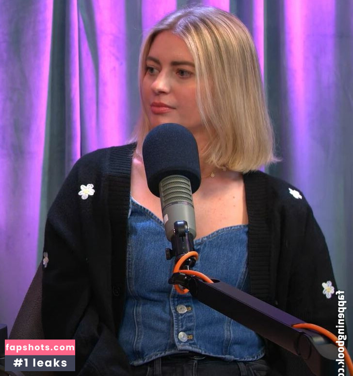 Elyse Willems gallery photo #34