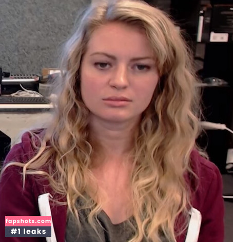 Elyse Willems gallery photo #40