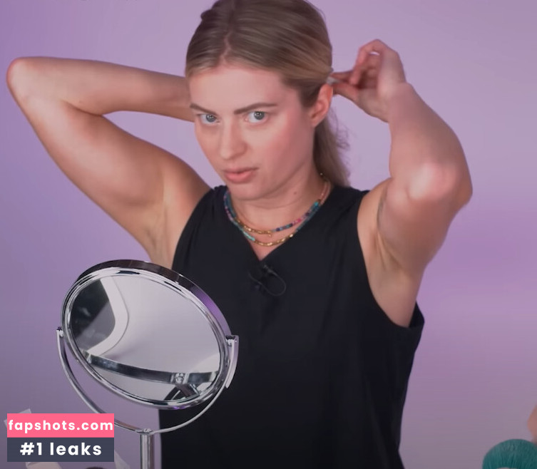 Elyse Willems gallery photo #43