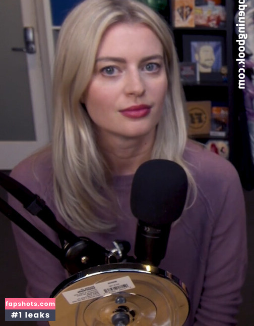 Elyse Willems gallery photo #46