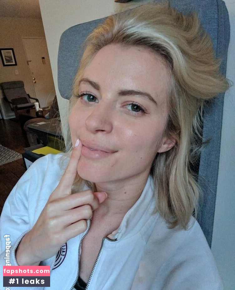 Elyse Willems gallery photo #48