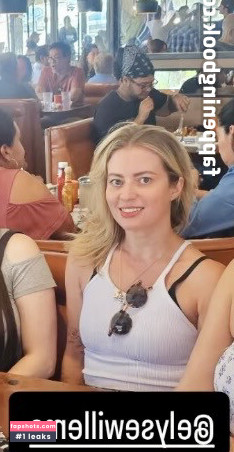 Elyse Willems gallery photo #10