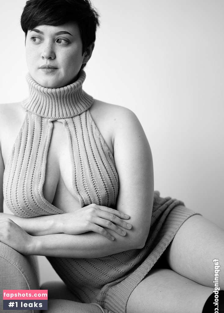 Elysia Griffin nude babe gallery