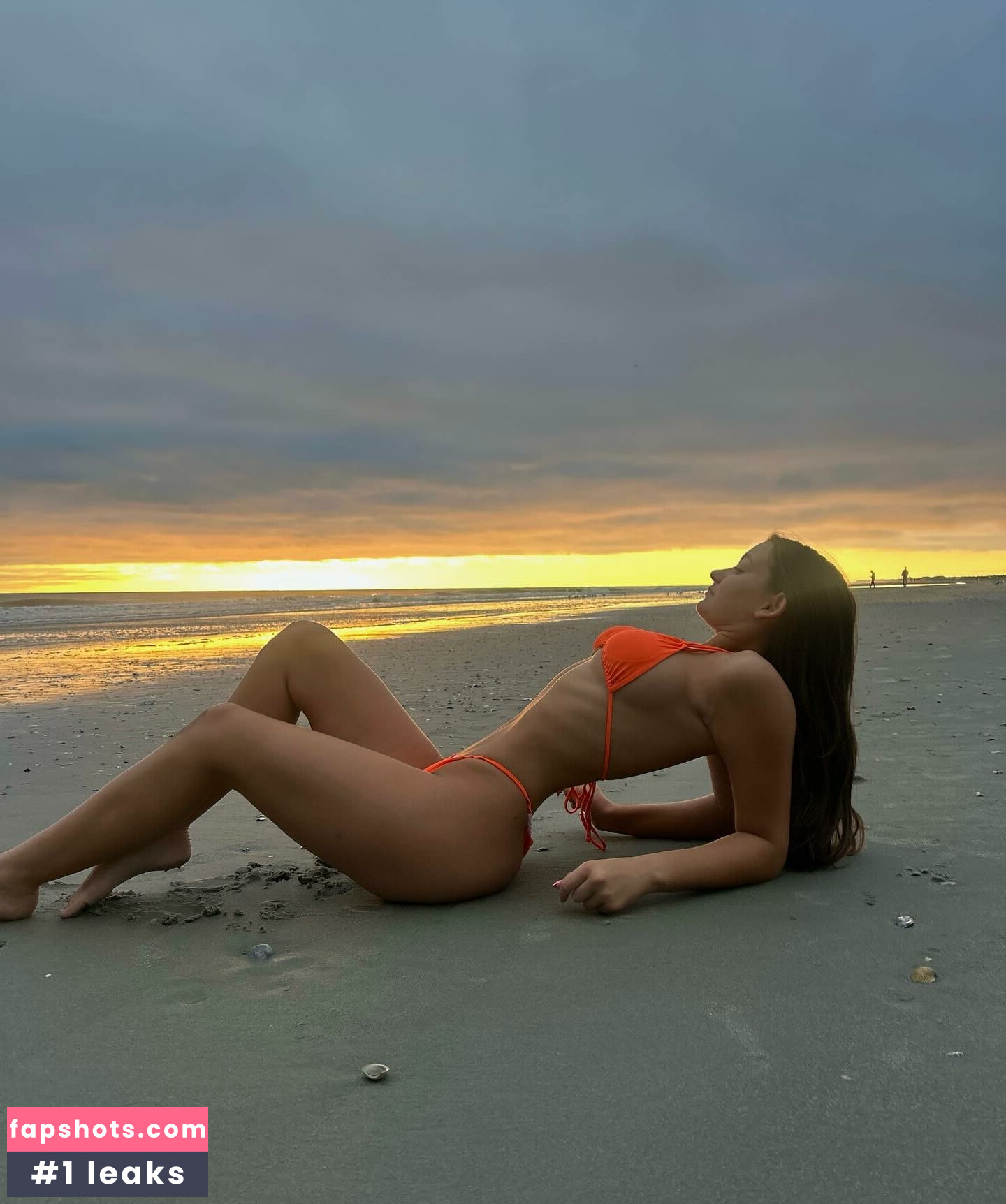 Elyssa Williams gallery photo #33