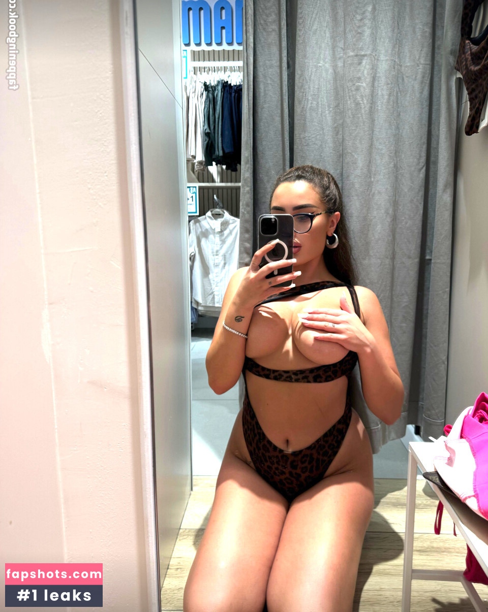 Ema Ferusova gallery photo #19