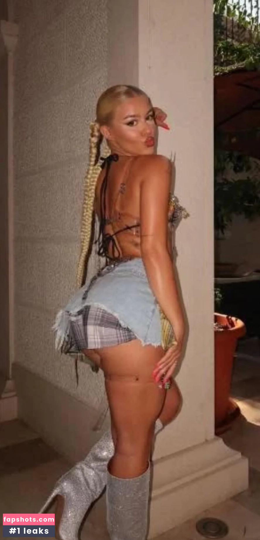 Ema Radujko gallery photo #10