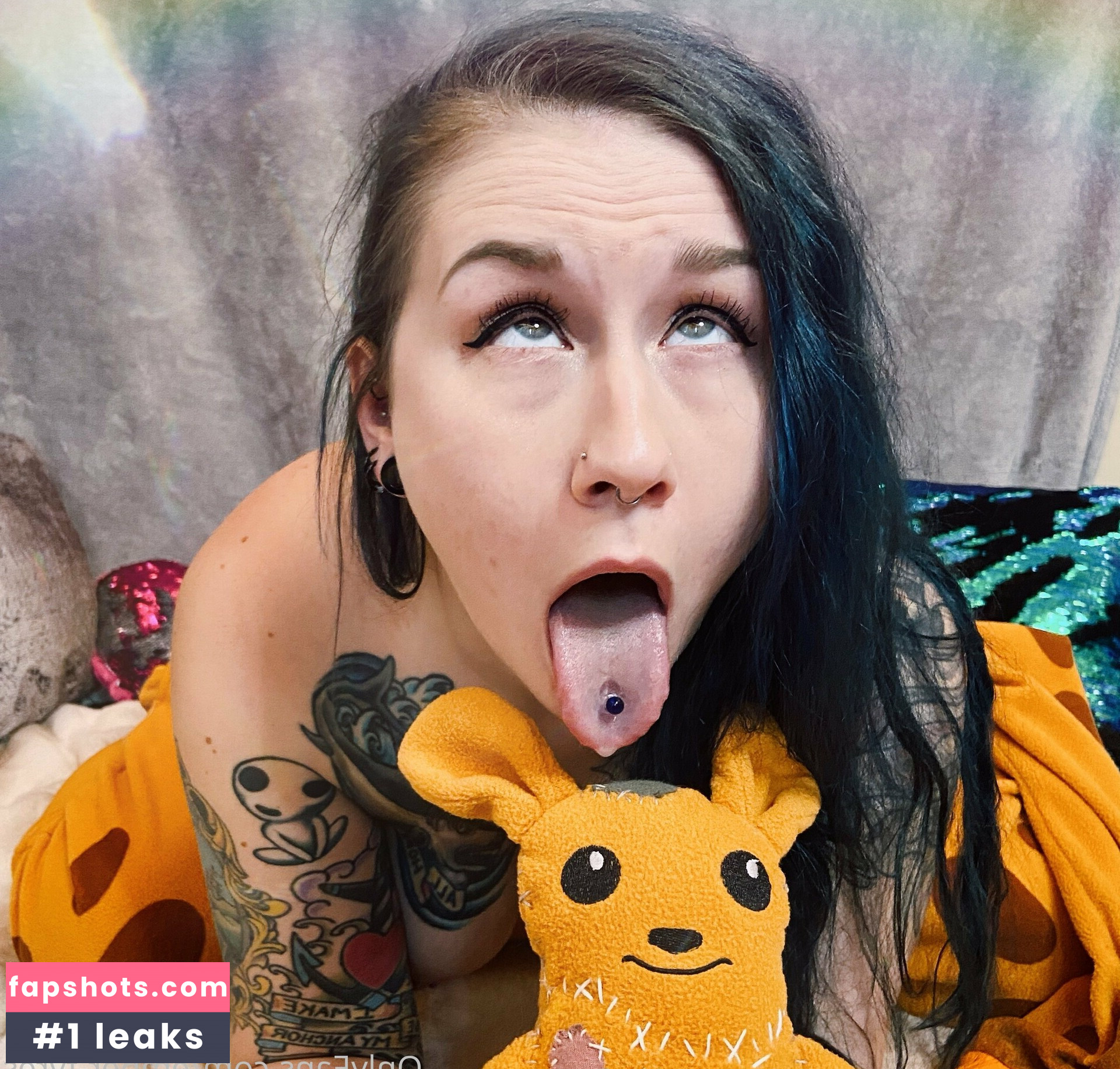 ember-fyres nude babe gallery