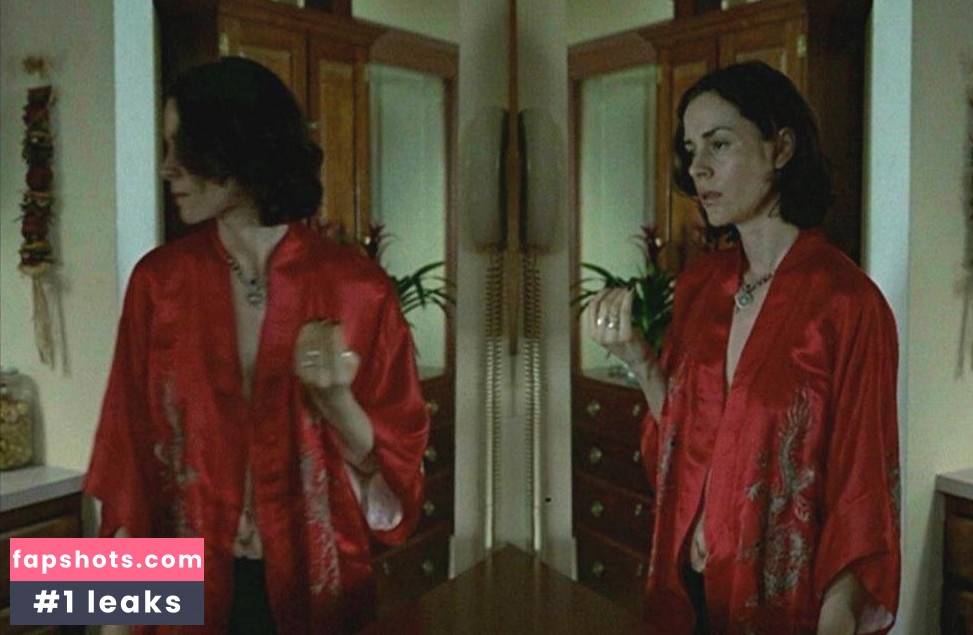 Embeth Davidtz gallery photo #33