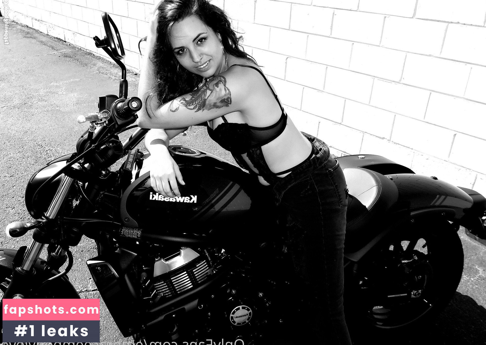 embraceembodylove nude babe gallery