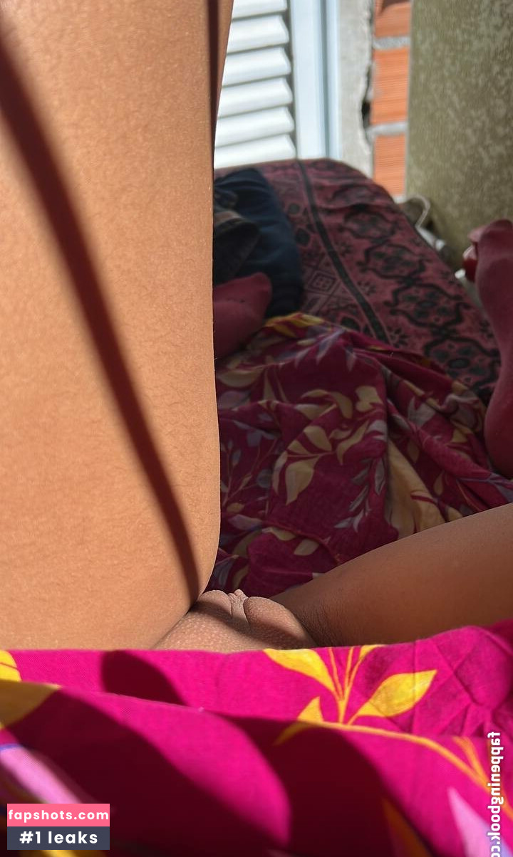 Emelly Souza gallery photo #30