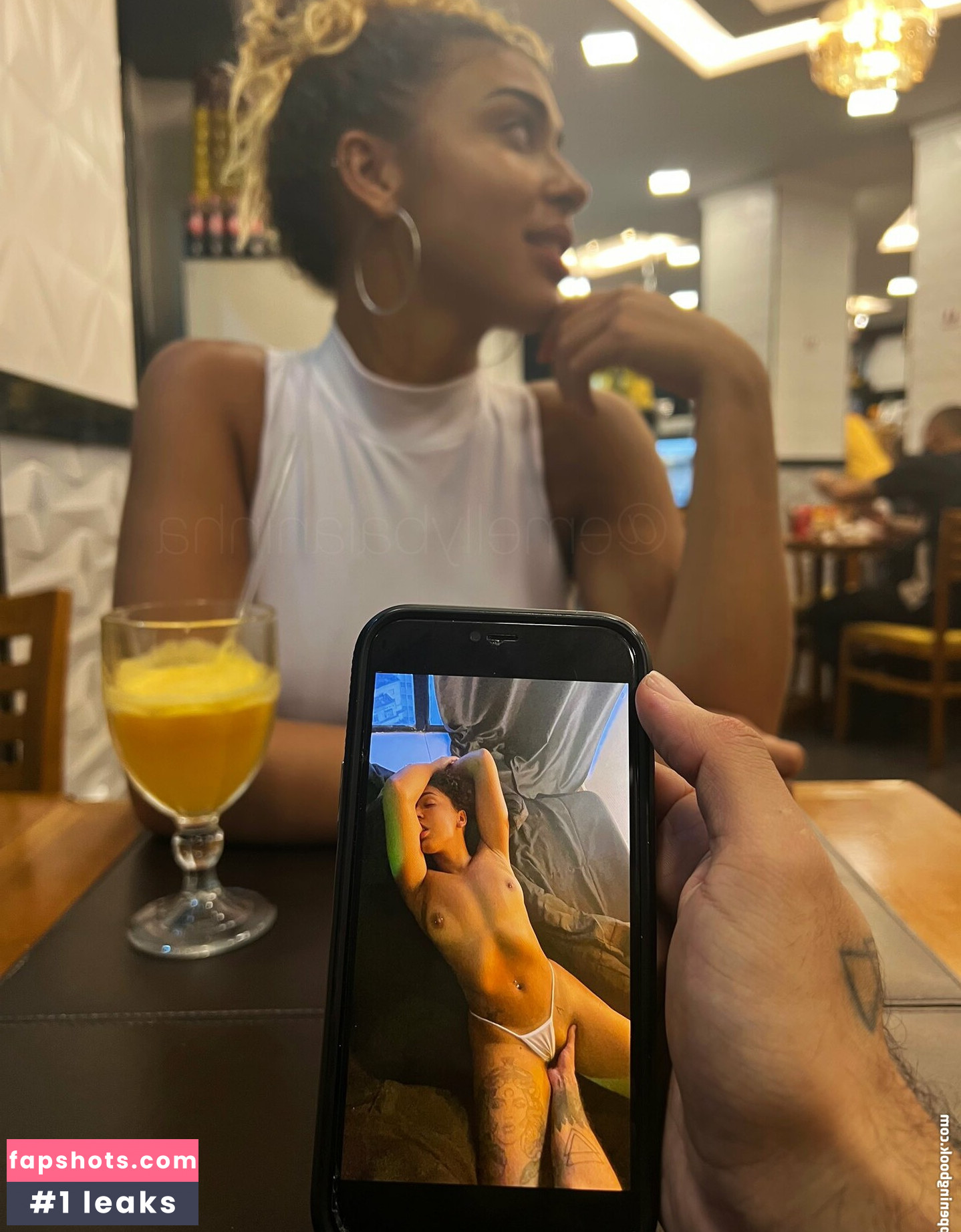 Emelly Souza gallery photo #42