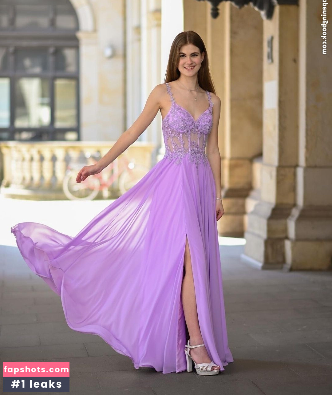 Emelybasics gallery photo #17