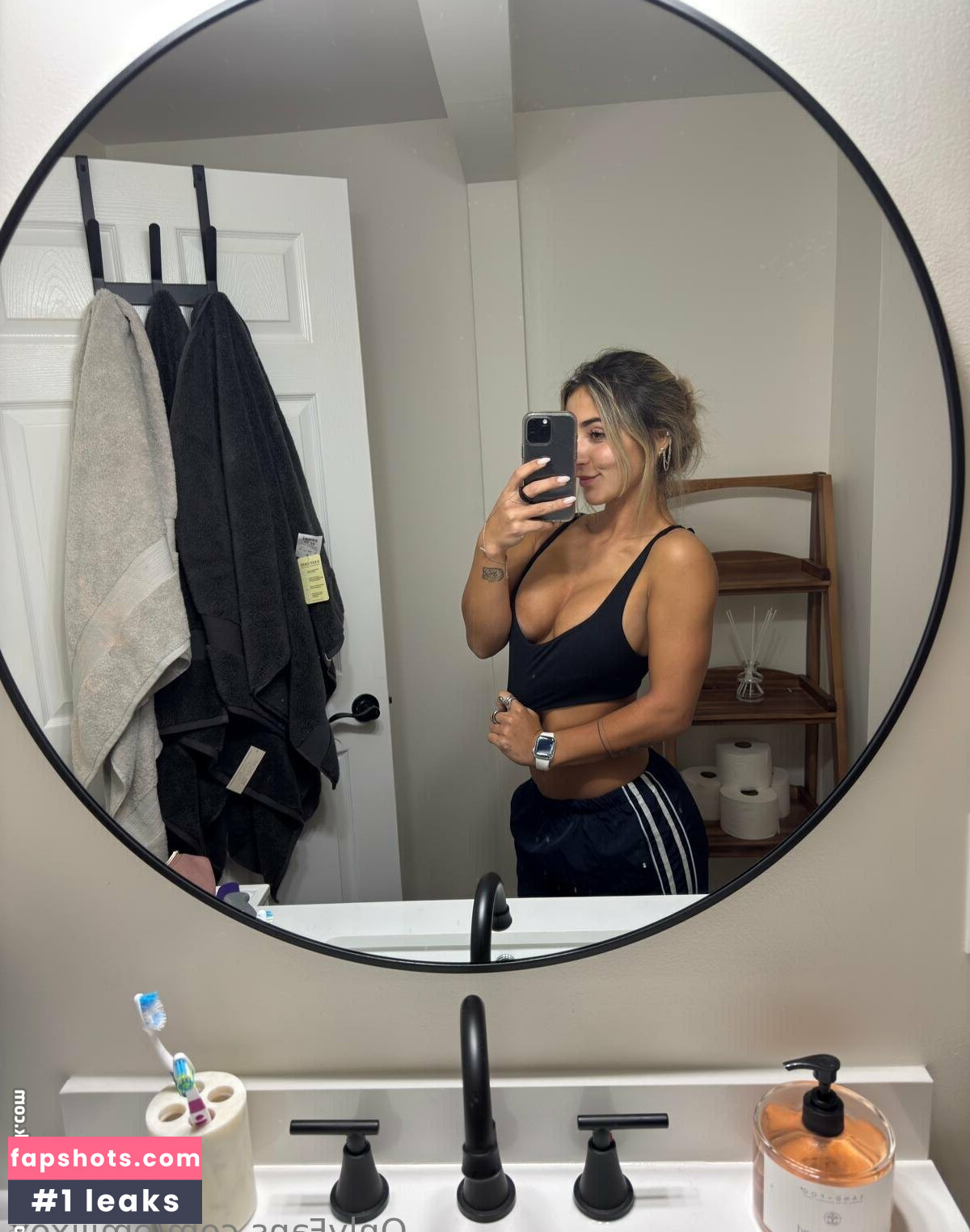 EMELYE ENDER gallery photo #17