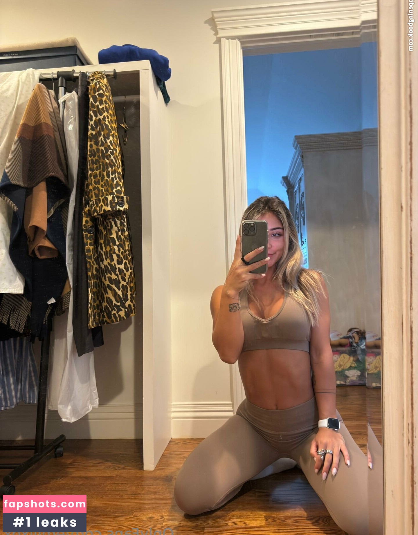 EMELYE ENDER gallery photo #21