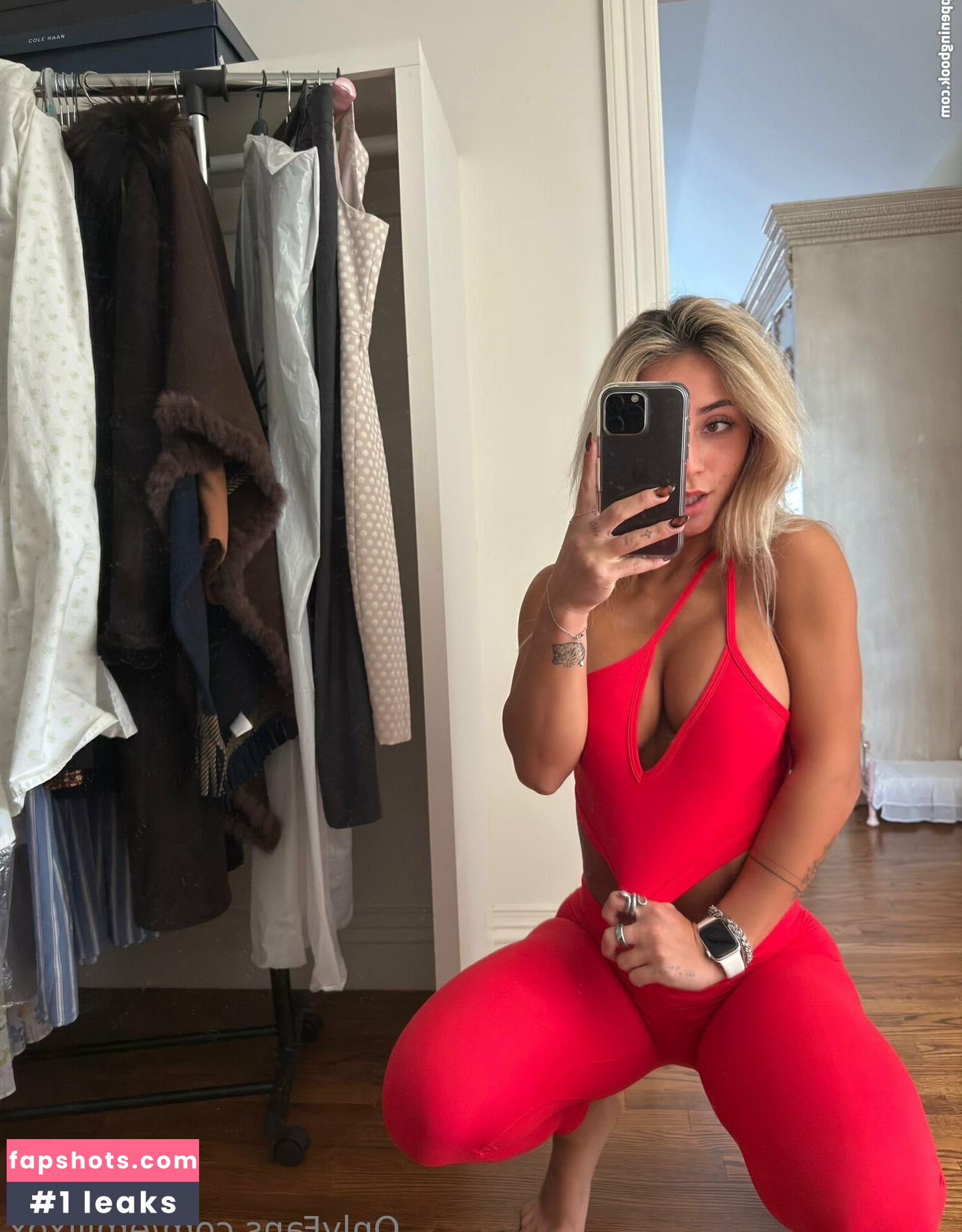 EMELYE ENDER gallery photo #22