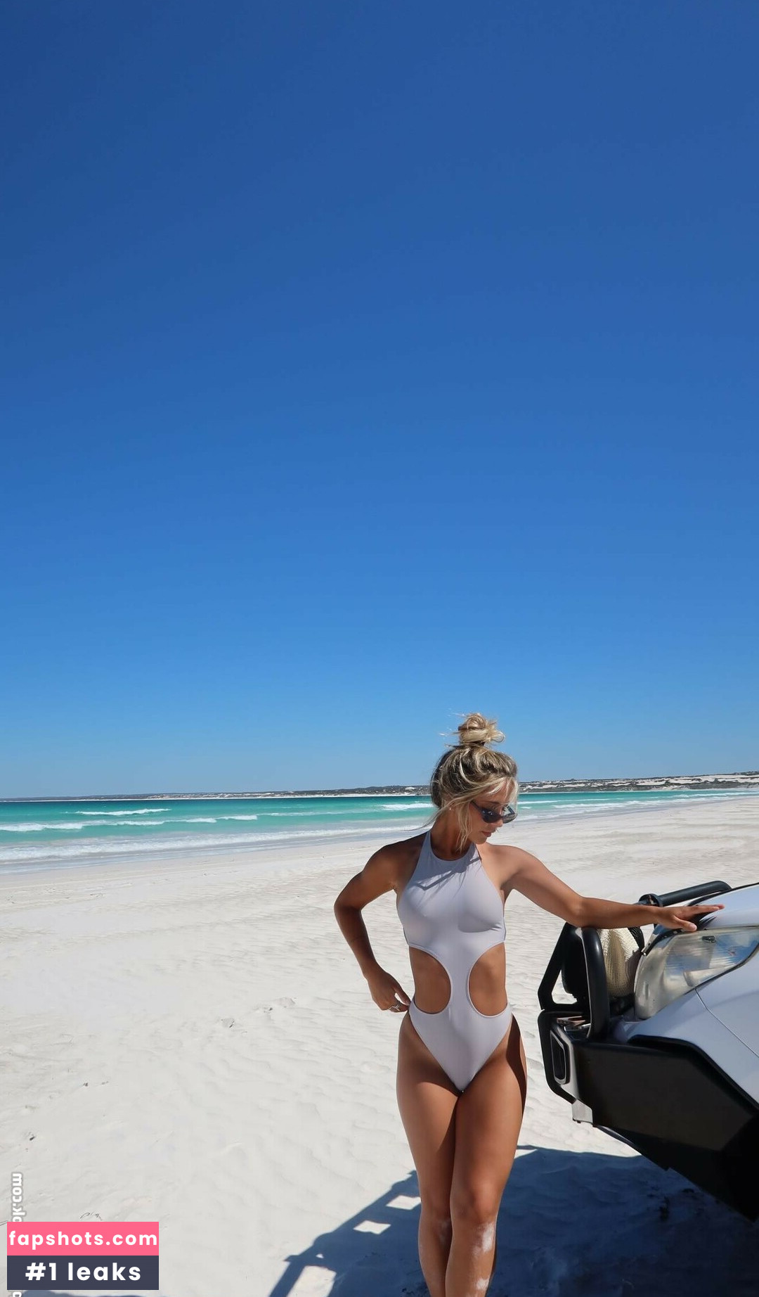 Emelyexo gallery photo #36