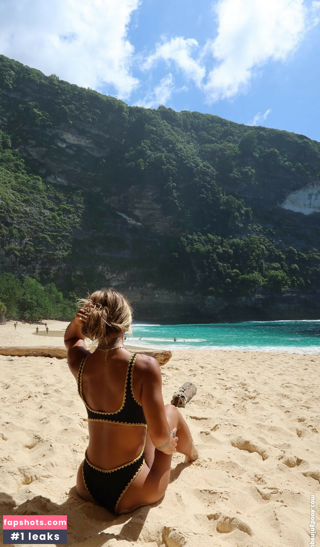 Emelyexo gallery photo #47