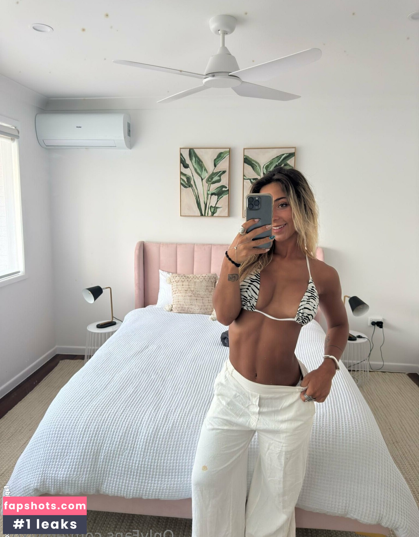 Emelyexo gallery photo #68