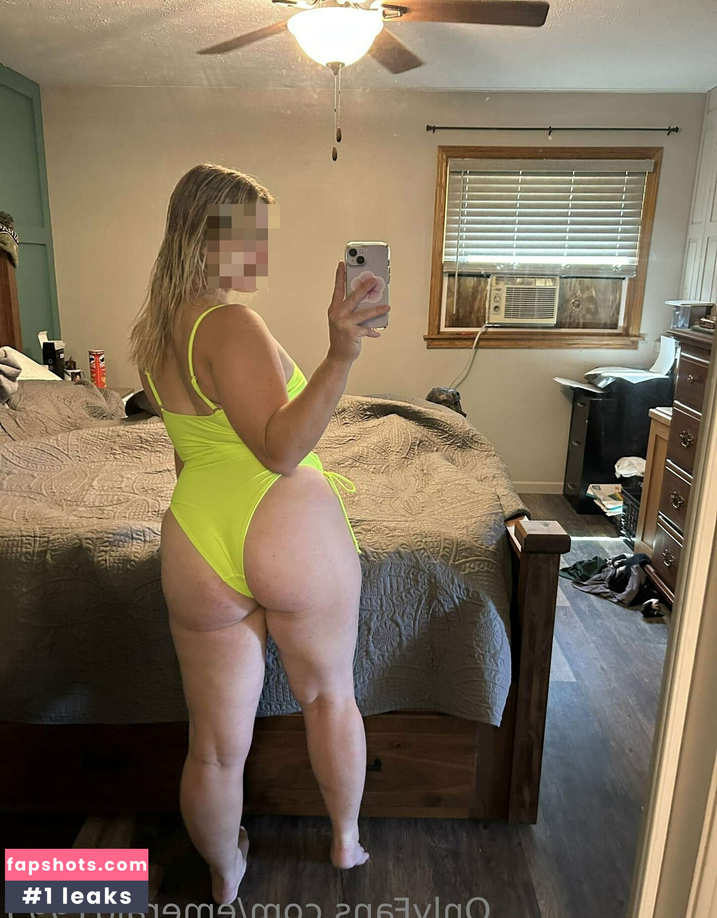 emerald1995 gallery photo #16