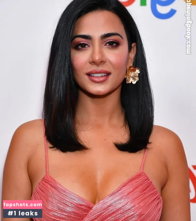 Emeraude Toubia gallery photo #112