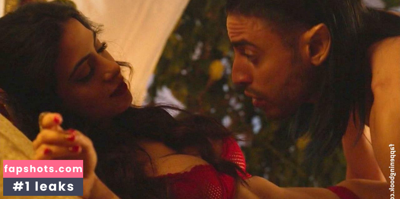 Emeraude Toubia gallery photo #117