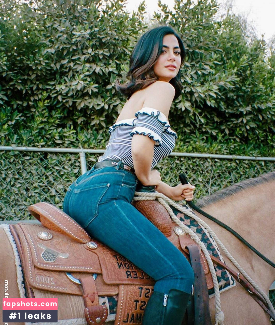 Emeraude Toubia gallery photo #84