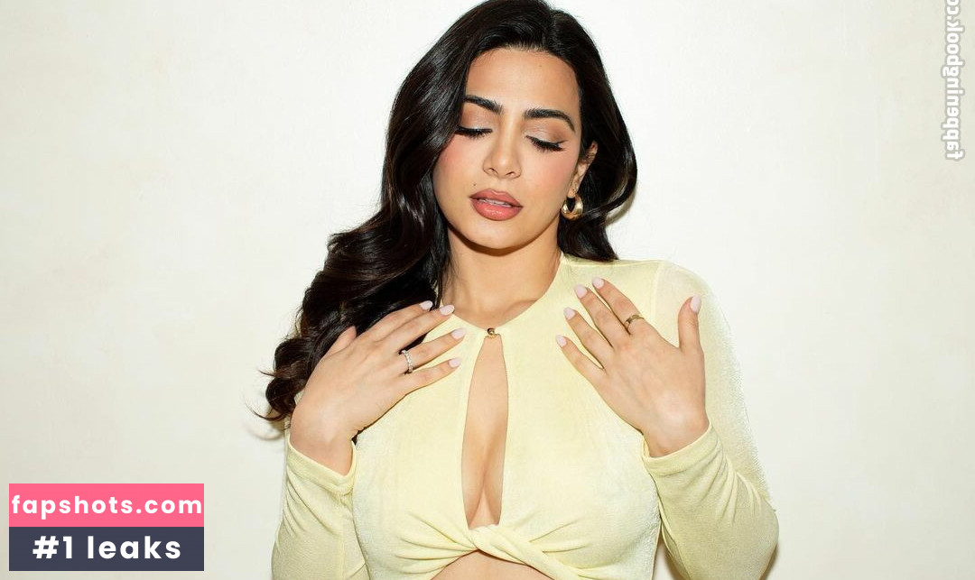 Emeraude Toubia gallery photo #93