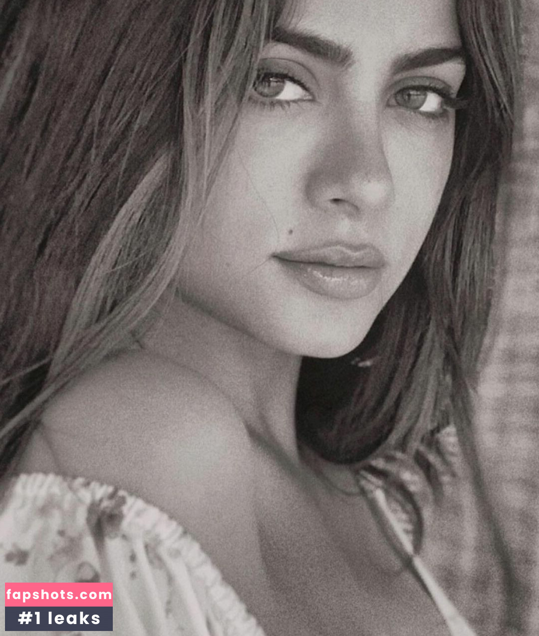 Emeraude Toubia gallery photo #100