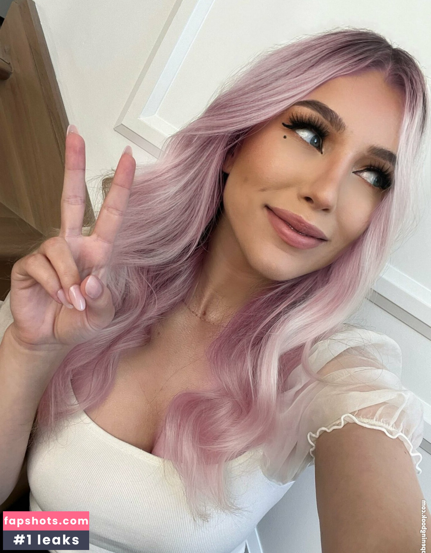 Emerome gallery photo #28