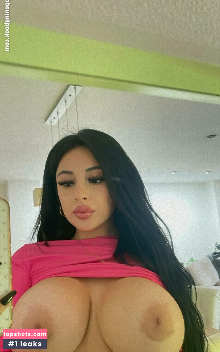 Emi Becerra gallery photo #4