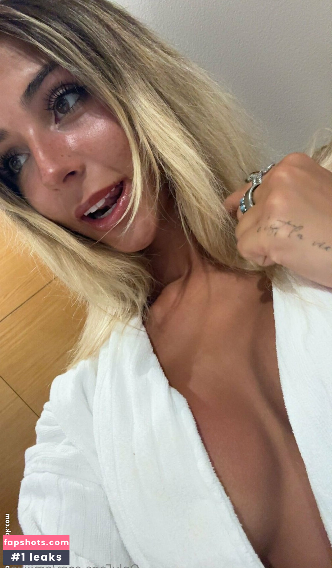 emiiixox gallery photo #19