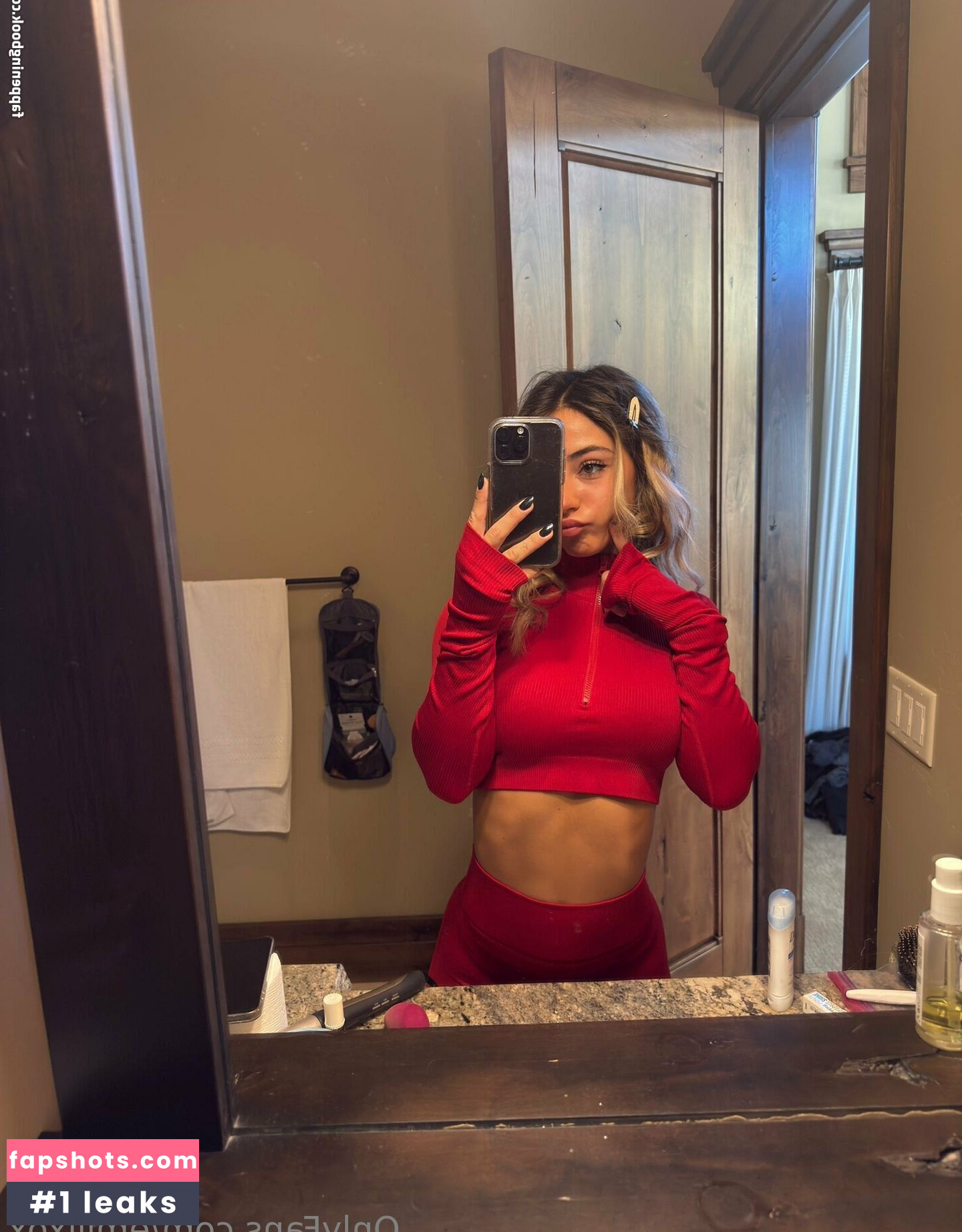 emiiixox gallery photo #26