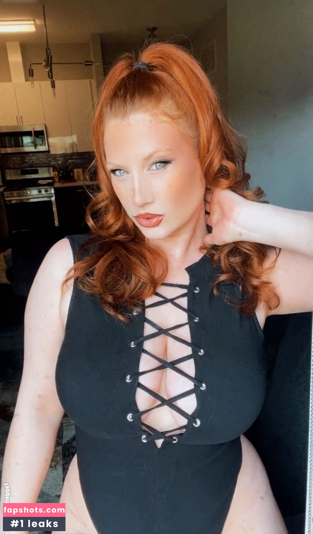 Emilee Rae gallery photo #11