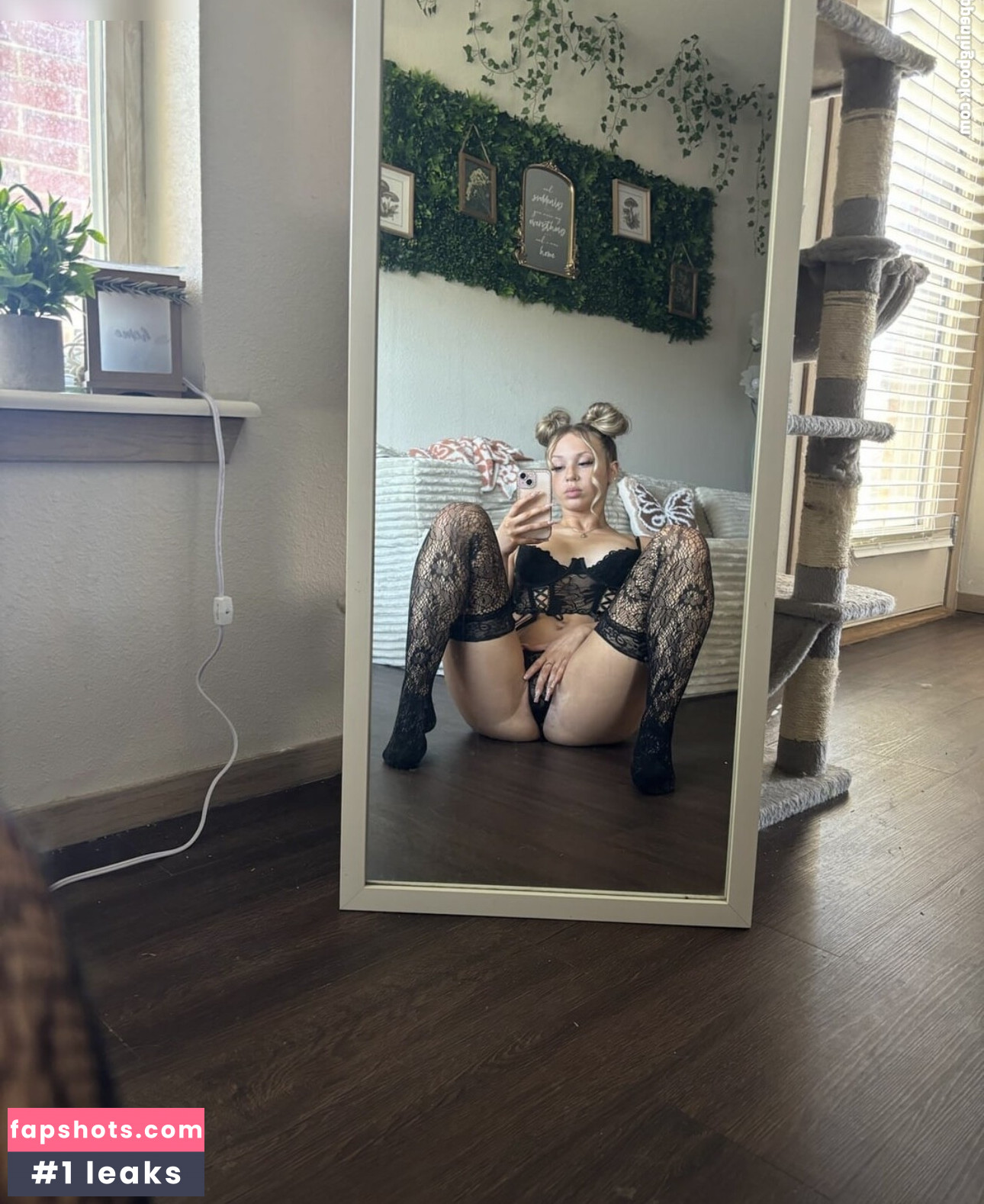 emileexo gallery photo #47