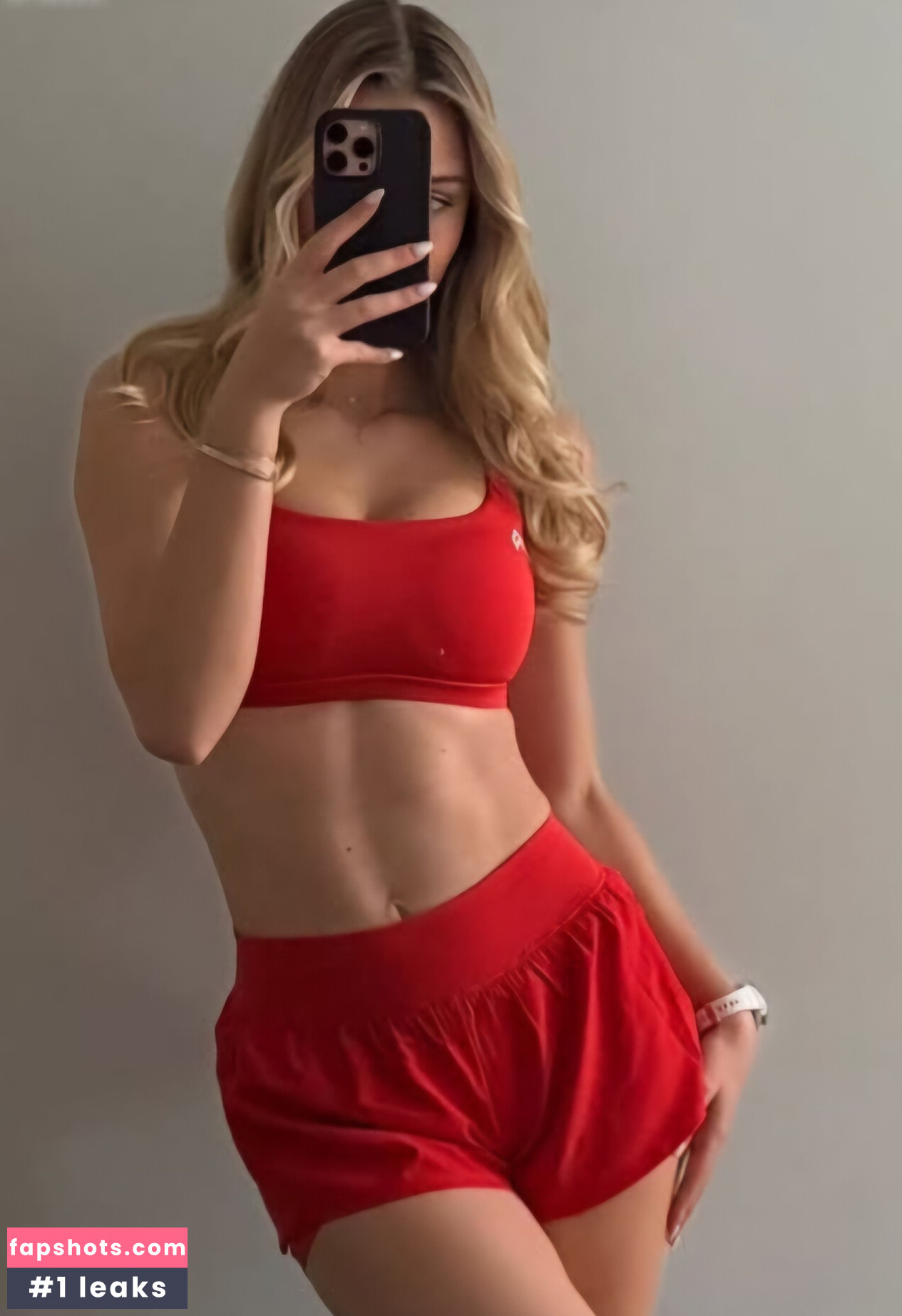 Emilia Bte gallery photo #12