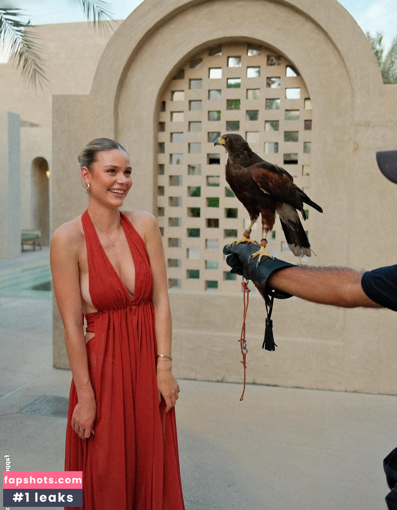 Emilia Bte gallery photo #4