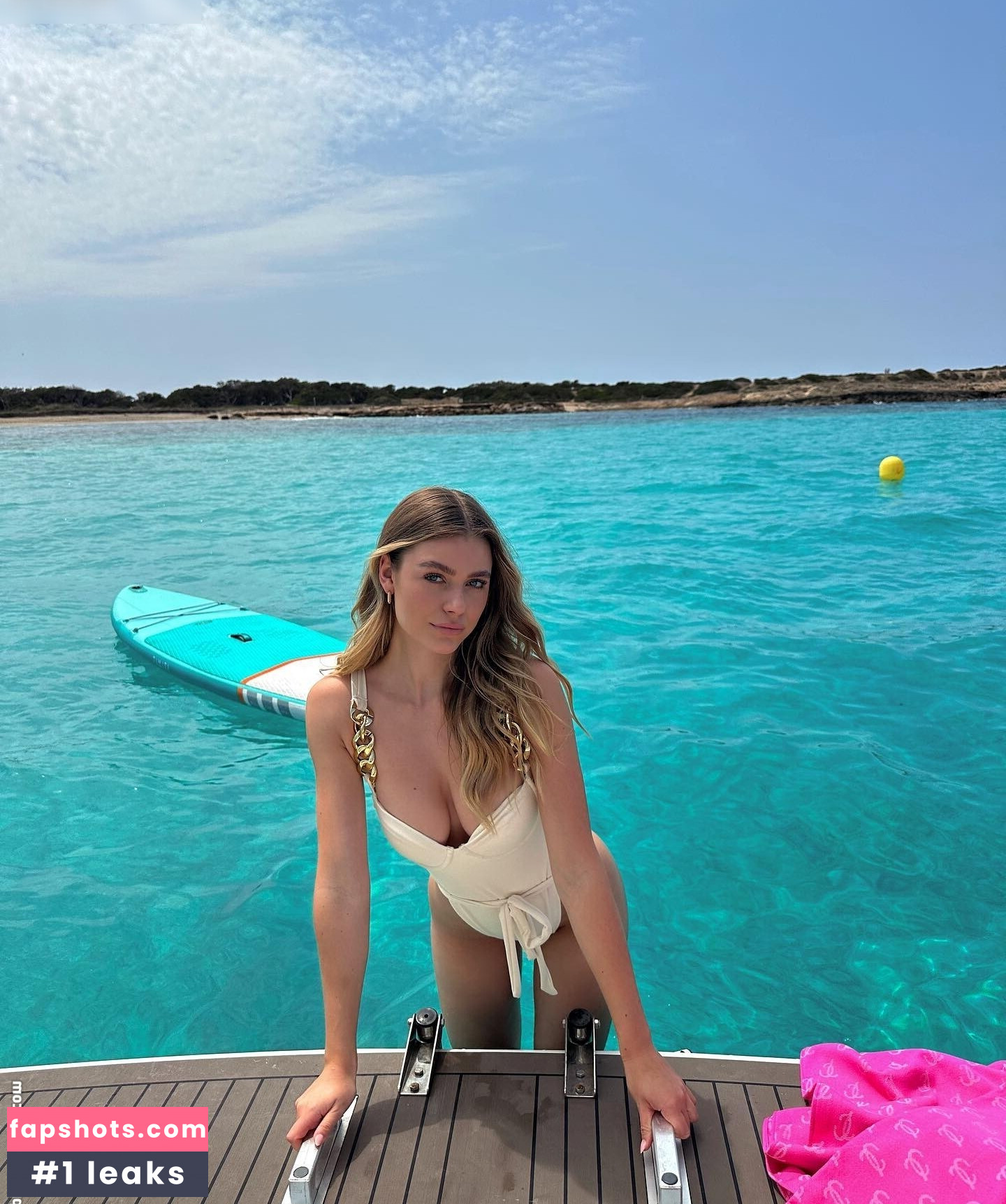 Emilia Bte gallery photo #98