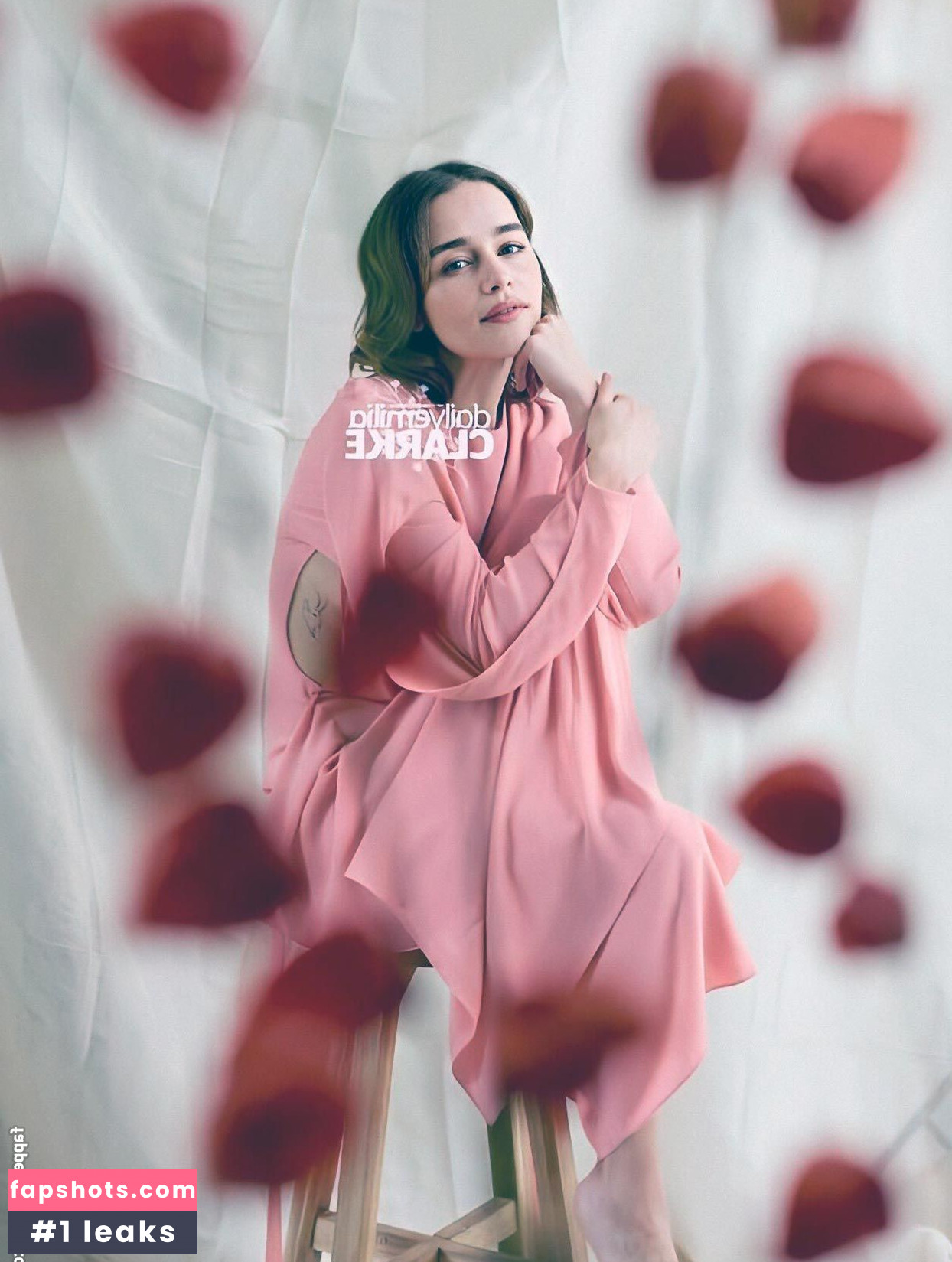 Emilia Clarke Nahé úniky fotek pouze od fanoušků #438 - Fapshots