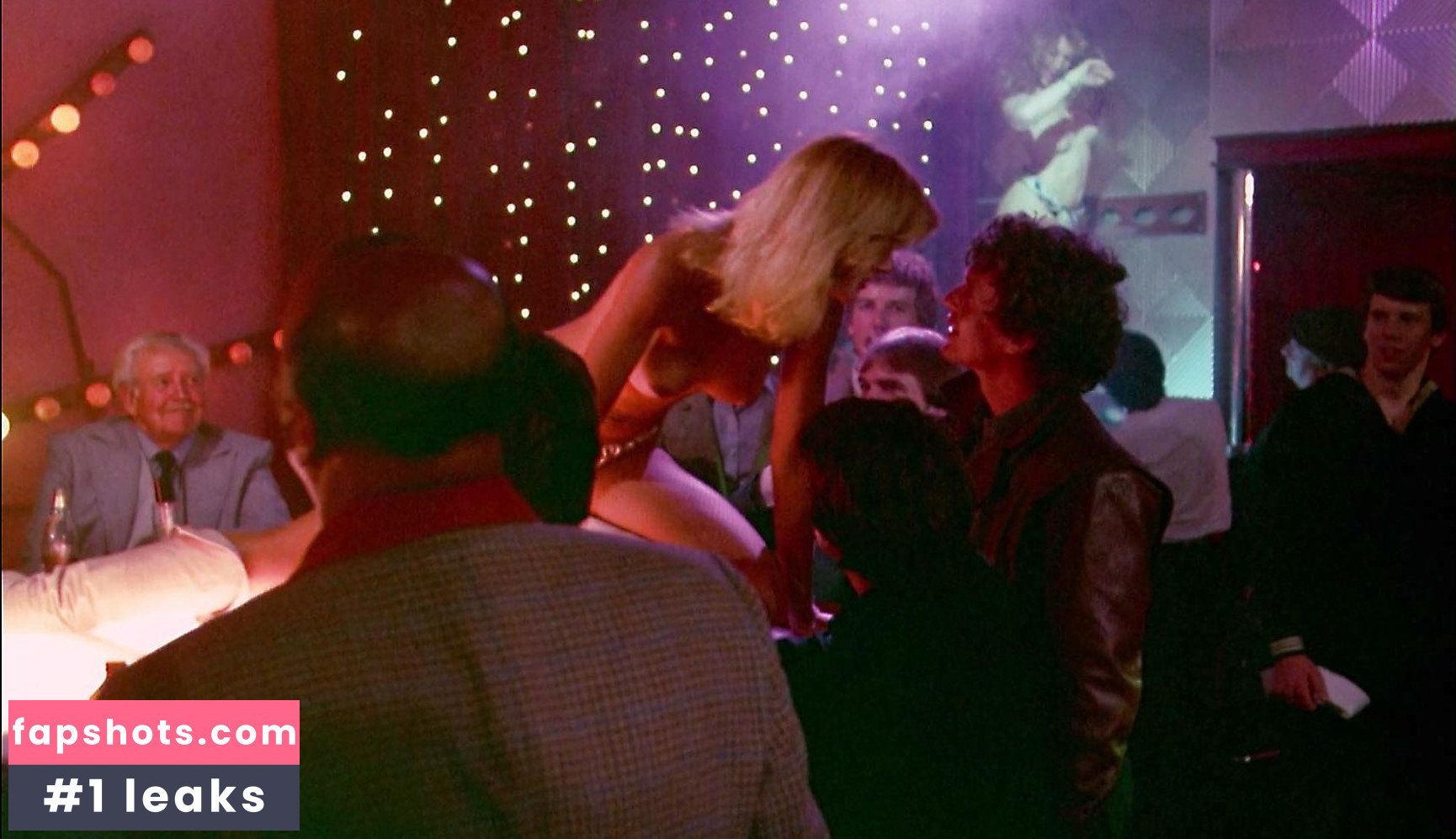 Emilia Crow gallery photo #9