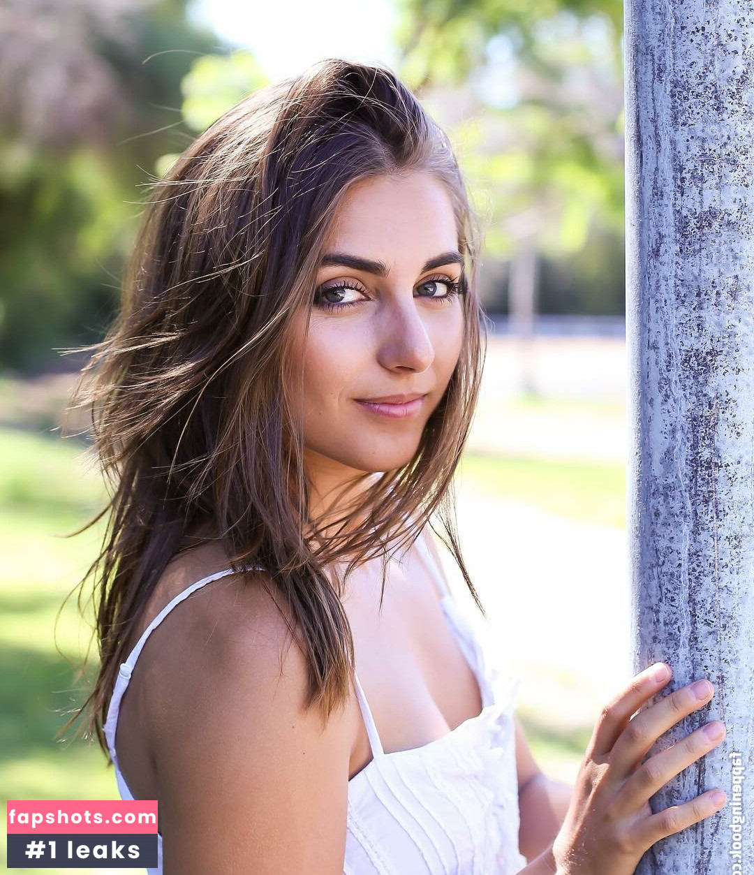 Emilia Hartford gallery photo #22