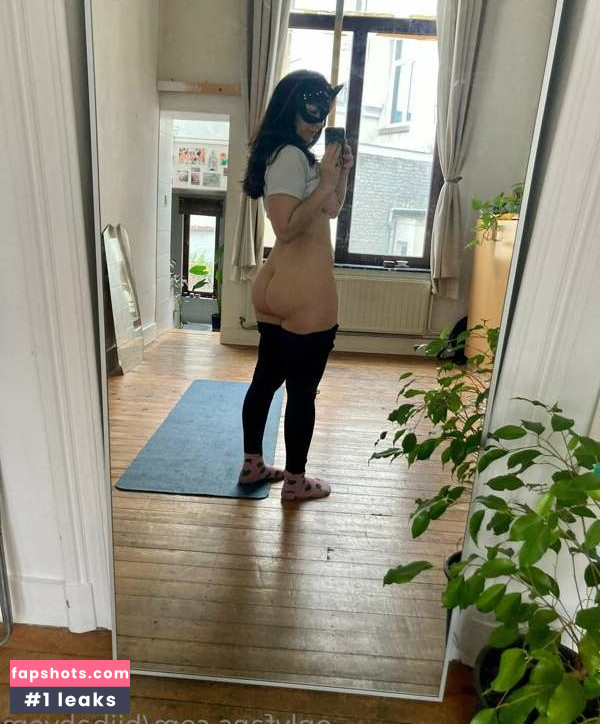 Emilia Mars gallery photo #10