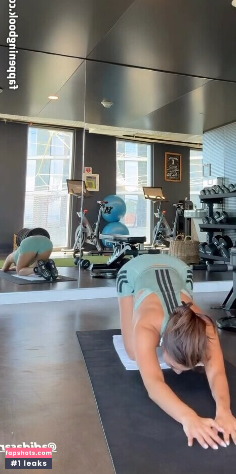 Emilia Mernes gallery photo #11